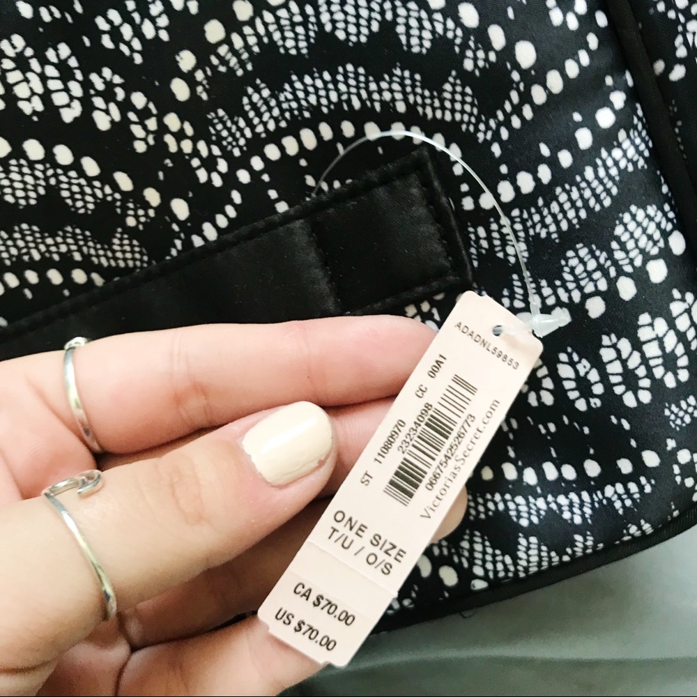 Victoria’s Secret Lingerie Travel Tote👙💕 - Picture 3 of 6